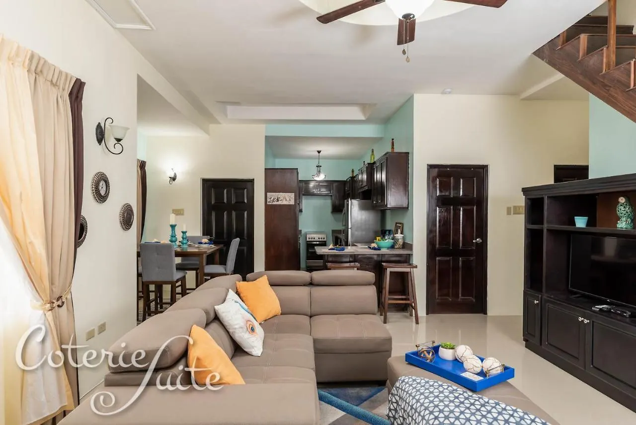 Coterie Suite - 4Br - Meadow Palms Apartment B12 Kingston