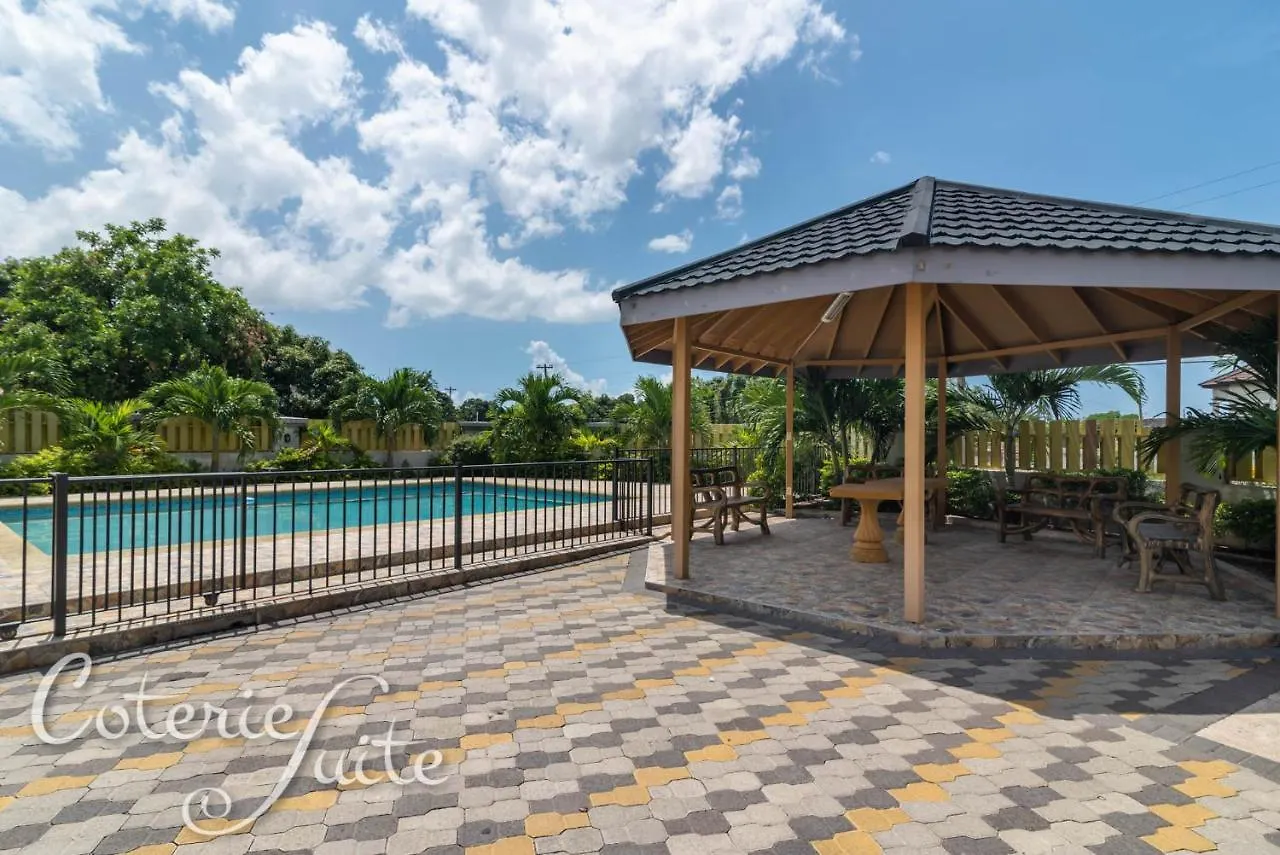 Coterie Suite - 4Br - Meadow Palms Apartment B12 Kingston 0*,  Jamaica