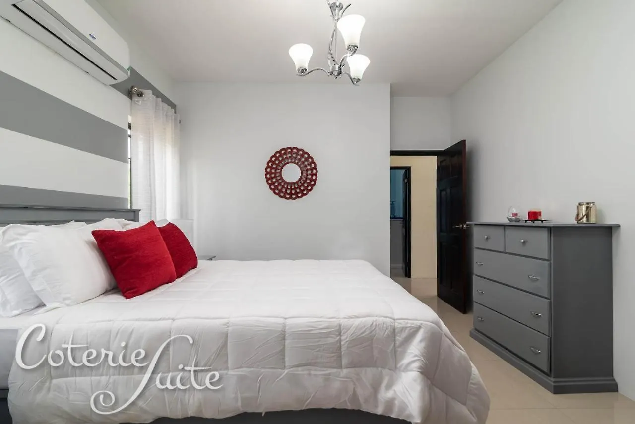 Coterie Suite - 4Br - Meadow Palms Apartment B12 Kingston